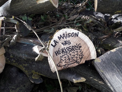 Fabrication d'abris pour hérisson